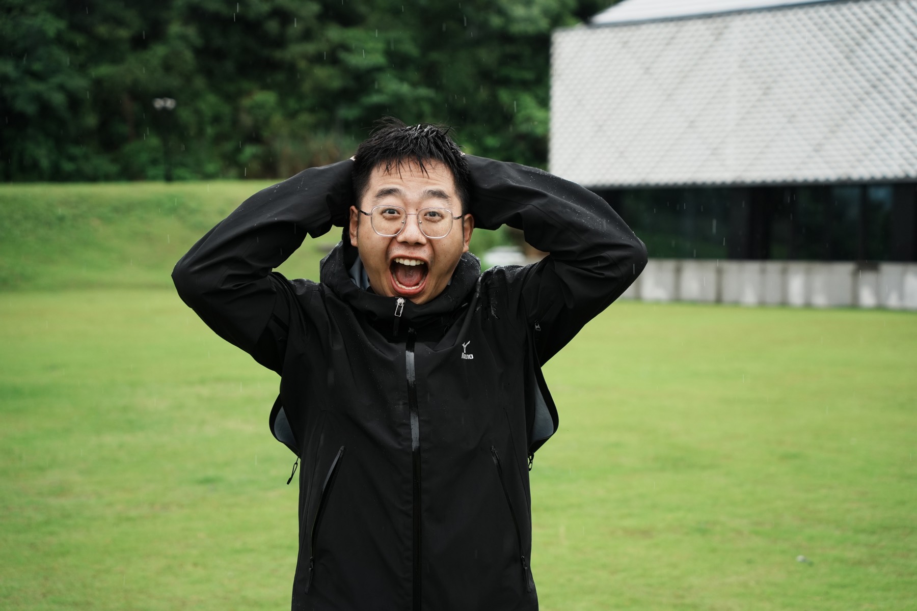 Loud laugh / 大笑